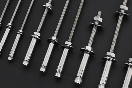 超長(zhǎng)螺栓連接時(shí)是否需要特殊工具？扳手不可少！